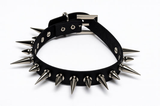 Spiknitat Halsband i Svart Läder