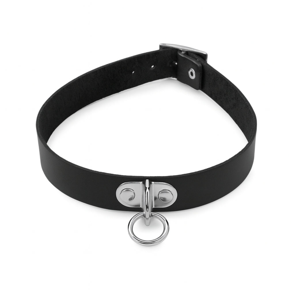 Svart choker med metallring